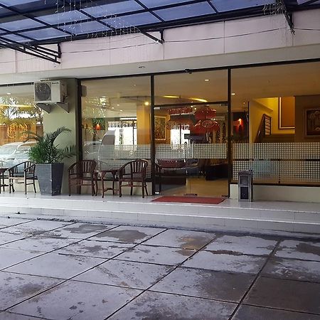 Grand Tembaga Hotel Timika Exterior photo