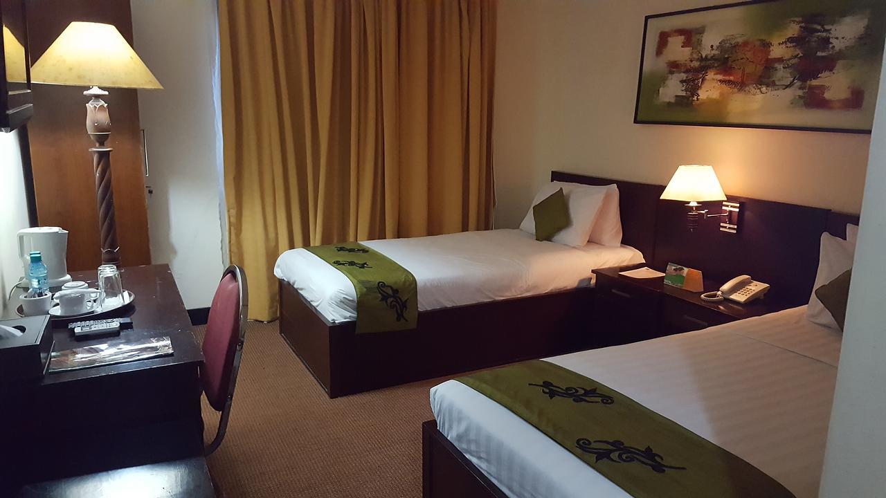 Grand Tembaga Hotel Timika Exterior photo