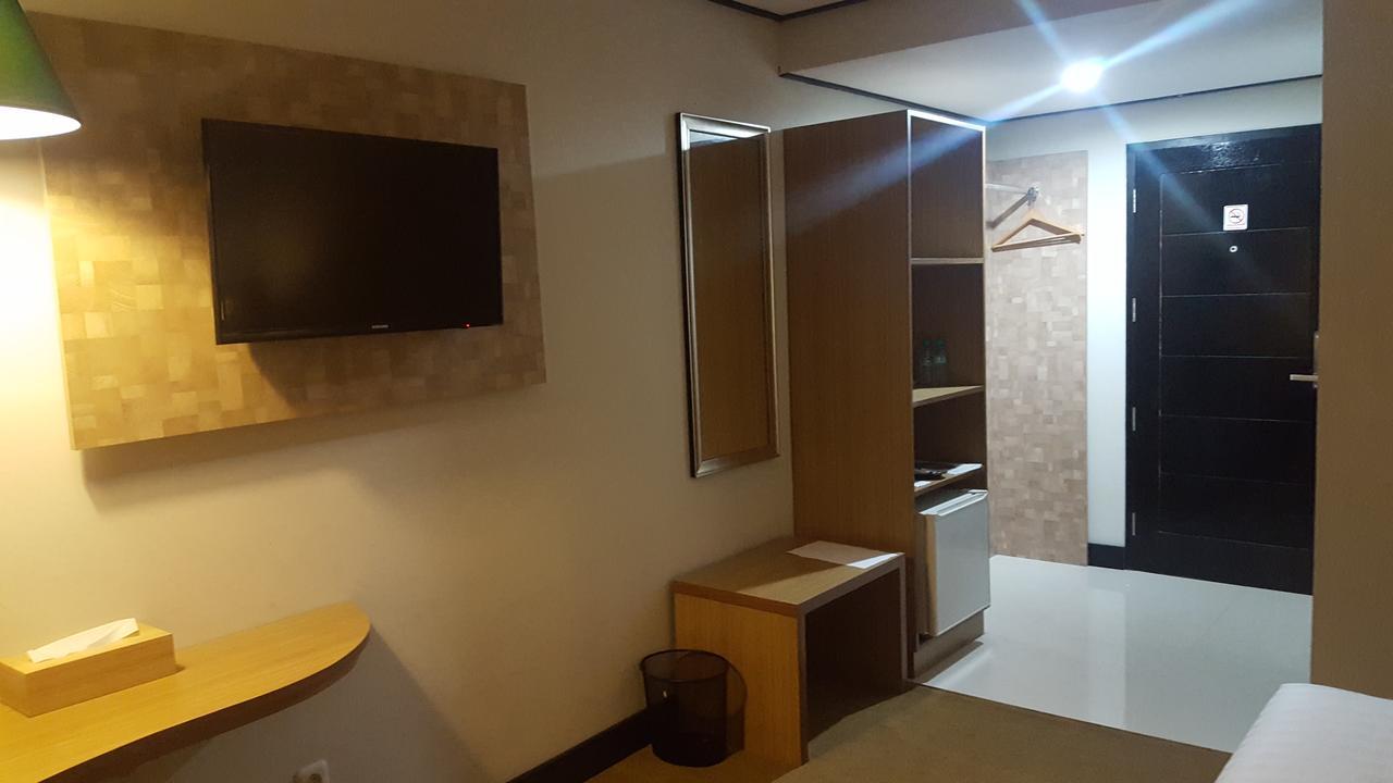 Grand Tembaga Hotel Timika Exterior photo