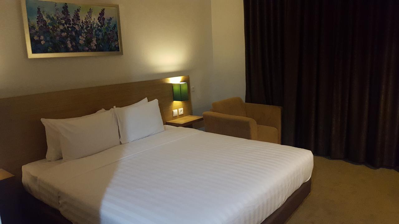 Grand Tembaga Hotel Timika Exterior photo