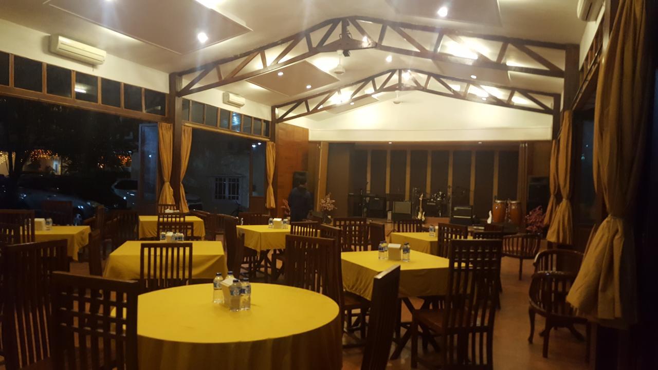 Grand Tembaga Hotel Timika Exterior photo