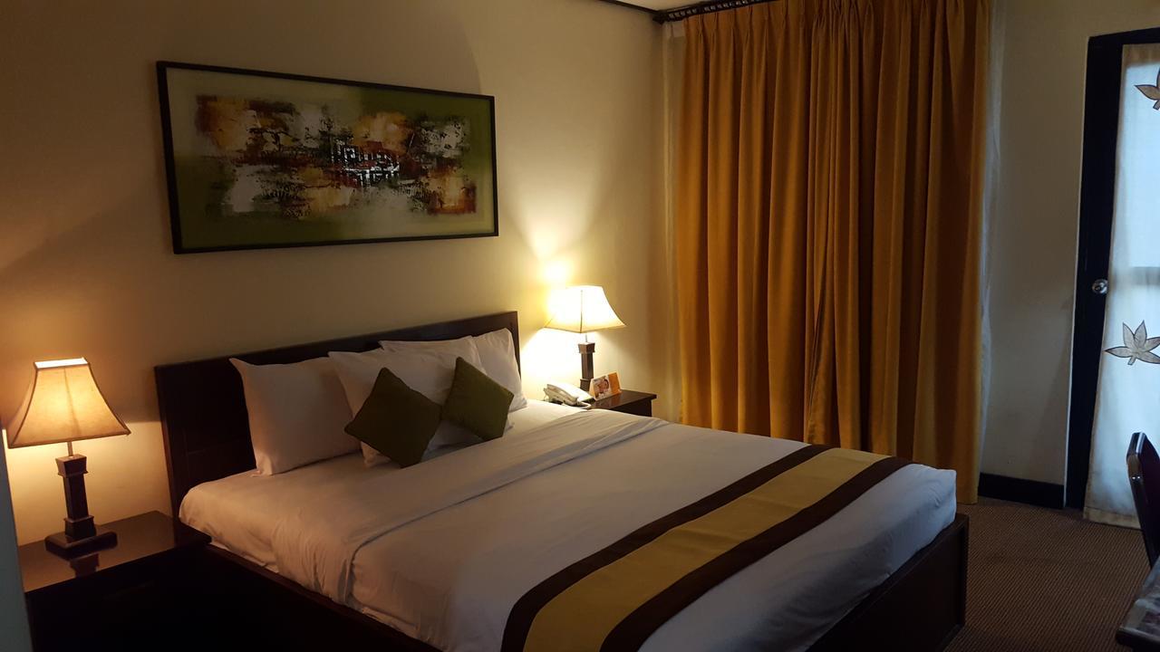 Grand Tembaga Hotel Timika Exterior photo