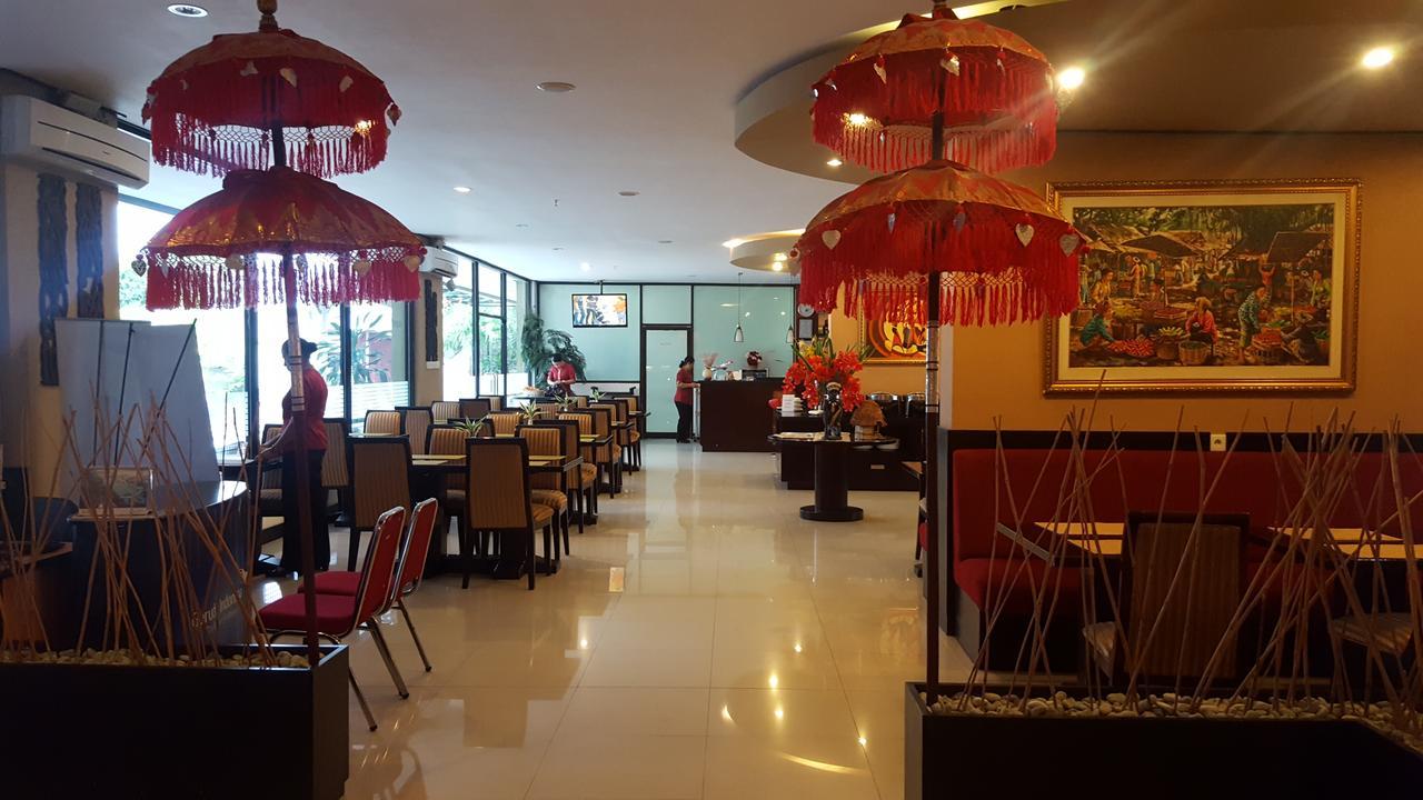 Grand Tembaga Hotel Timika Exterior photo